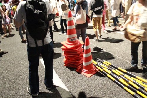 警察が置いていった三角コーン（2012年6月29日）